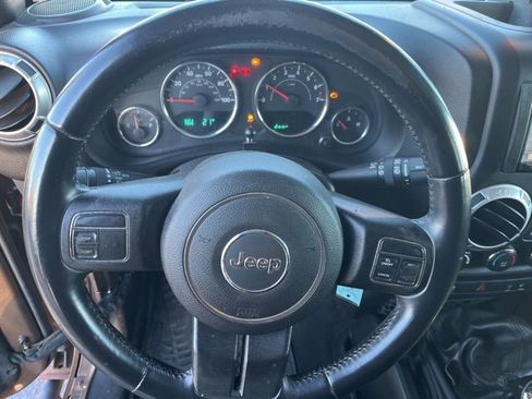 Used 2015 Jeep Wrangler Unlimited Rubicon w/ Dual Top Group image 16