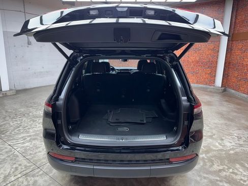 Used 2023 Jeep Grand Cherokee Altitude image 26