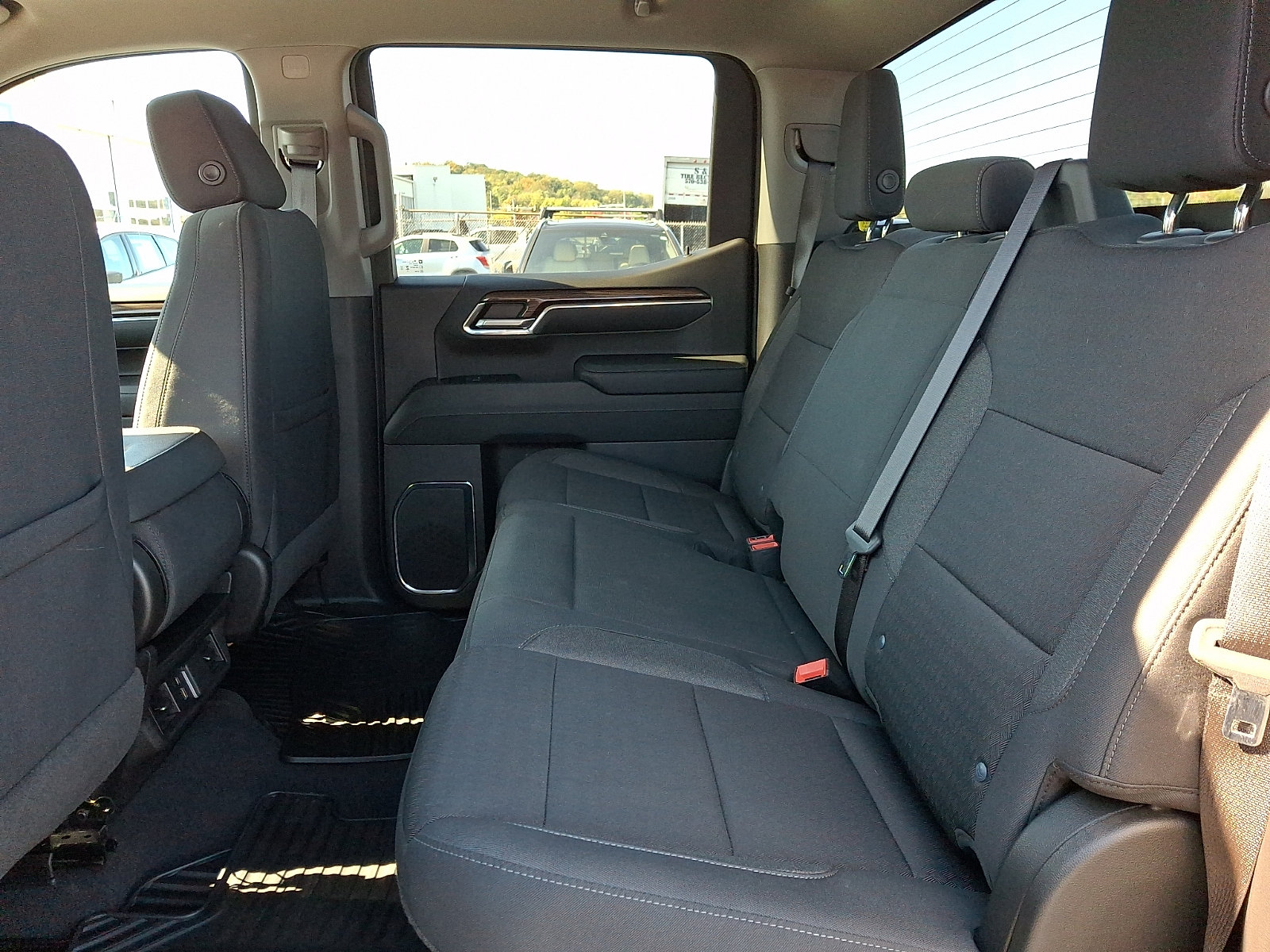 Certified 2024 Chevrolet Silverado 1500 LT AWD/4WD image 10
