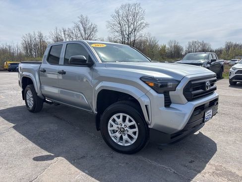 Used 2025 Toyota Tacoma SR w/ SR Upgrade Package AWD/4WD image 1