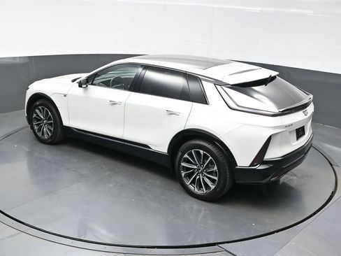 Certified 2024 Cadillac Lyriq Sport AWD/4WD image 38