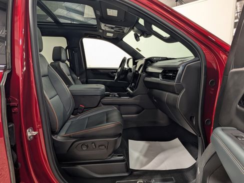 Used 2025 GMC Yukon XL AT4 w/ AT4 Premium Package image 24