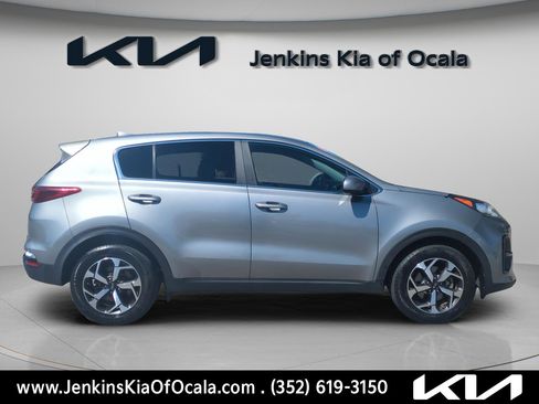 Used 2020 Kia Sportage LX image 2