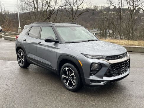 Used 2022 Chevrolet TrailBlazer RS w/ Sun and Liftgate Package image 7