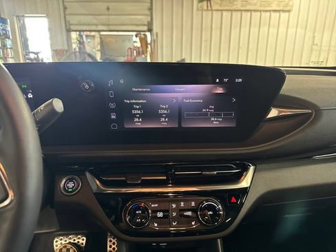 Used 2024 Buick Envista Sport Touring w/ Convenience I Package FWD image 19