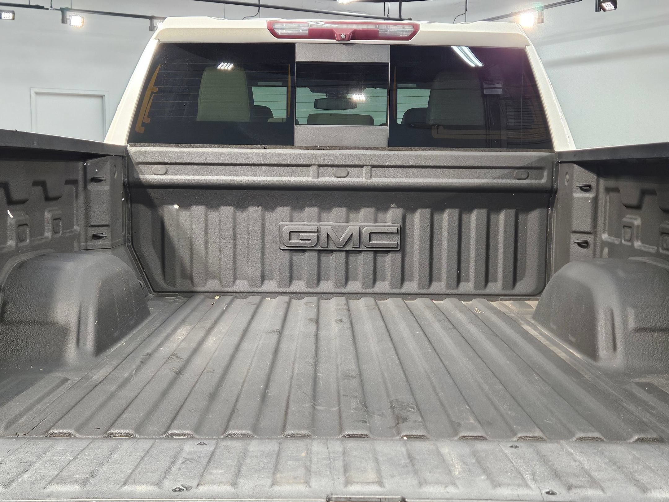 Used 2020 GMC Sierra 1500 SLT AWD/4WD image 29