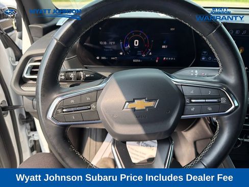 Used 2025 Chevrolet Traverse LT AWD/4WD image 23