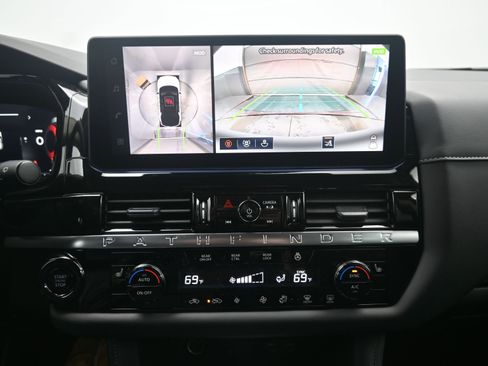 New 2026 Nissan Pathfinder SL image 16