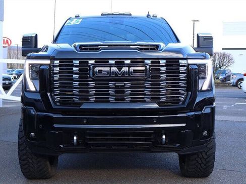 Used 2025 GMC Sierra 3500 Denali Ultimate AWD/4WD image 8