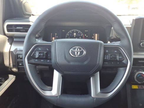 Certified 2025 Toyota Tacoma SR5 AWD/4WD image 12