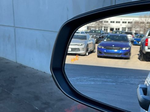 Used 2025 Toyota 4Runner Trailhunter image 26