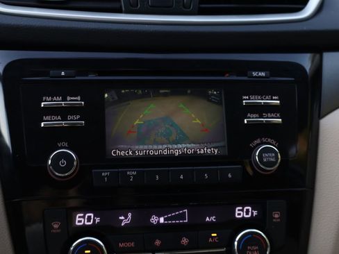 Used 2014 Nissan Rogue SV AWD/4WD image 36