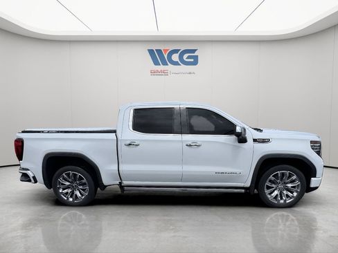 Used 2023 GMC Sierra 1500 Denali w/ Denali Reserve Package AWD/4WD image 3