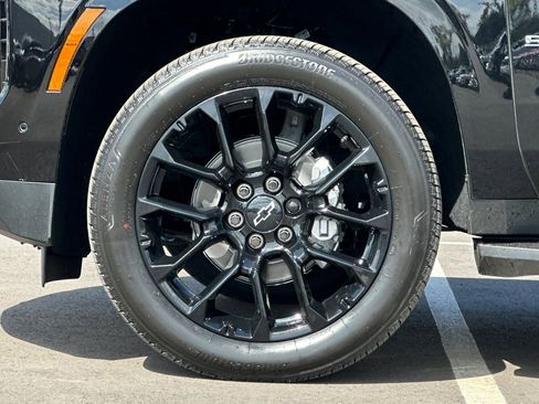 New 2026 Chevrolet Suburban Premier w/ LPO, Illumination Package image 27