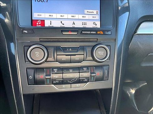 Used 2018 Ford Explorer XLT w/ Equipment Group 202A image 20