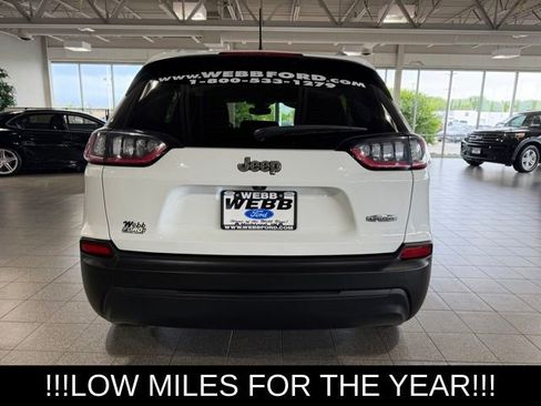 Used 2021 Jeep Cherokee Latitude FWD image 7