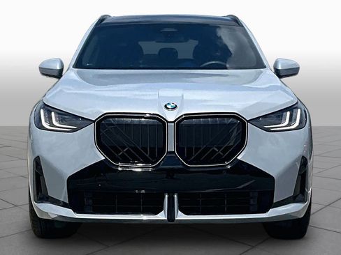 Certified 2025 BMW X3 xDrive30i w/ M Sport Package AWD/4WD image 3