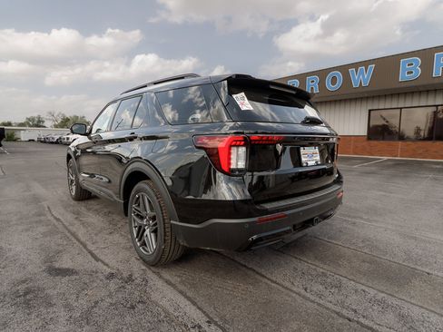 Used 2026 Ford Explorer ST-Line w/ ST-Line Street Pack AWD/4WD image 4