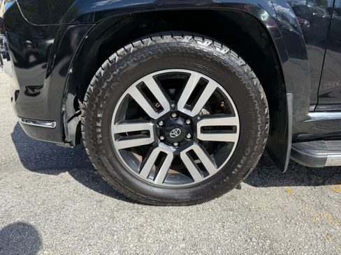 Used 2018 Toyota 4Runner Limited AWD/4WD image 19