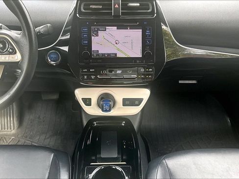 Used 2017 Toyota Prius Four FWD image 41