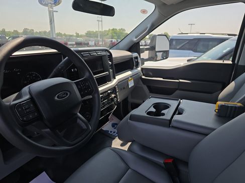 New 2024 Ford F350 XL w/ XL Chrome Package image 34