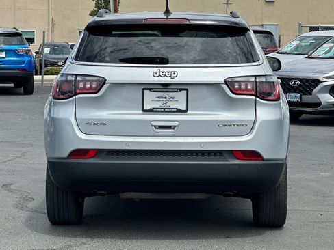 Used 2025 Jeep Compass Limited AWD/4WD image 5