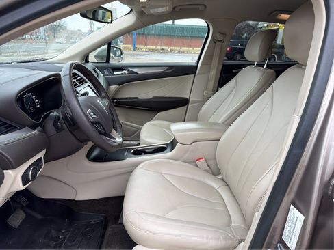 Used 2019 Lincoln MKC Premiere image 10