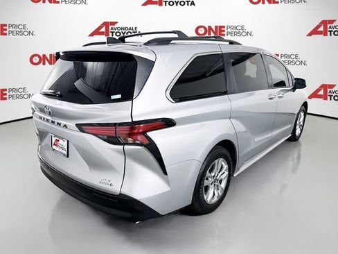 Certified 2022 Toyota Sienna XLE w/ XLE Plus Package FWD image 8
