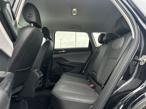 Certified 2023 Volkswagen Taos SE AWD/4WD image 13