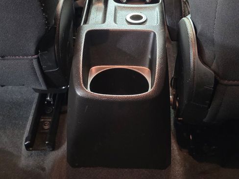 Used 2020 Chevrolet Sonic LT w/ Convenience Package image 16