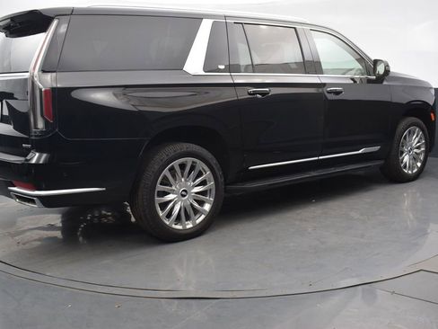 Used 2023 Cadillac Escalade ESV Premium Luxury AWD/4WD image 6