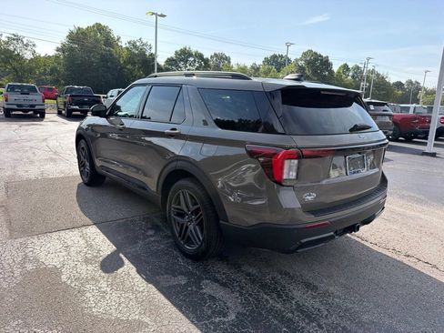New 2026 Ford Explorer ST-Line w/ ST-Line Street Pack RWD image 5