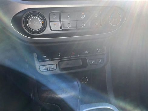 Used 2018 Chevrolet Colorado LT w/ Safety Package AWD/4WD image 22
