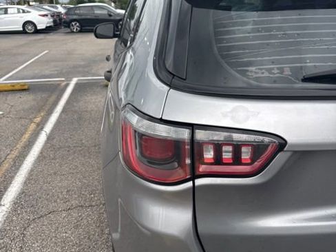 Used 2019 Jeep Compass Sport FWD image 10