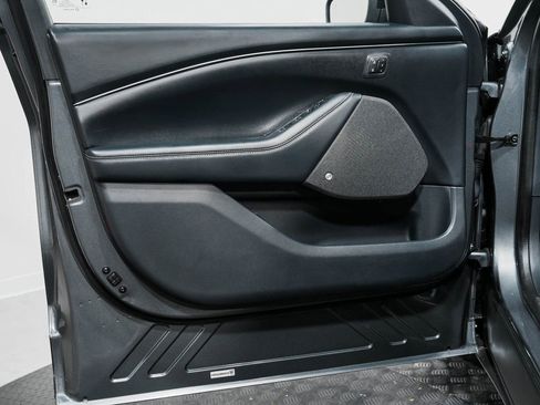 Used 2021 Ford Mustang Mach-E Premium image 11