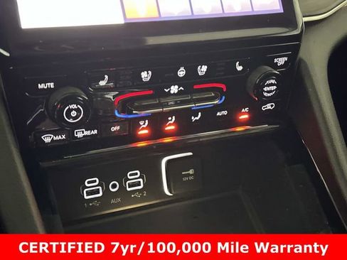 Used 2022 Jeep Grand Cherokee Limited w/ Luxury Tech Group II image 23