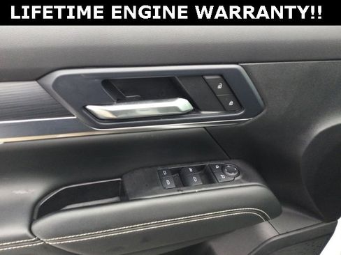 Used 2025 GMC Terrain Elevation image 10