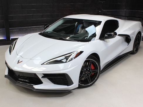 Used 2020 Chevrolet Corvette Stingray Premium Cpe w/ 3LT Preferred Equipment Group image 7