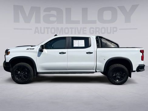 Used 2025 Chevrolet Silverado 1500 ZR2 image 2