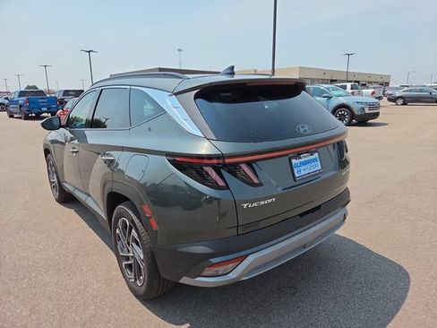 Used 2025 Hyundai Tucson Limited AWD/4WD image 8