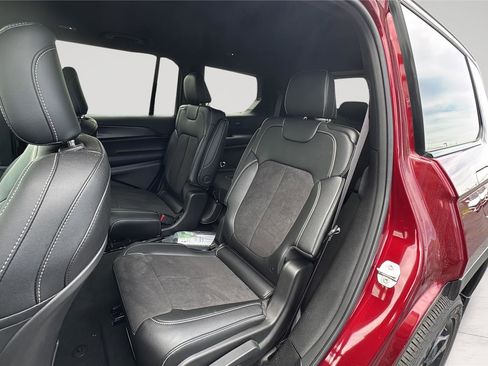 New 2025 Jeep Grand Cherokee L Altitude AWD/4WD image 19