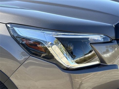 Used 2023 Subaru Forester Premium image 7