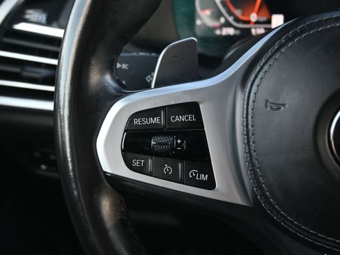 Used 2022 BMW X7 xDrive40i w/ M Sport Package image 31