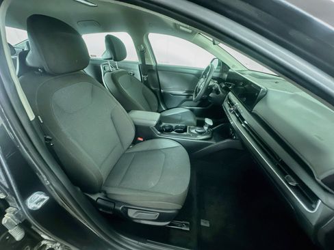 Used 2025 Kia K4 FWD image 31