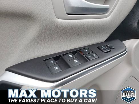 Used 2017 Toyota Camry LE image 15