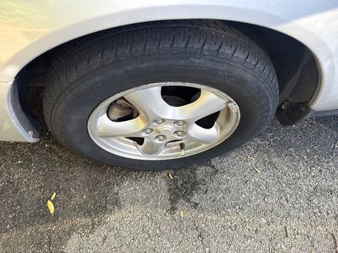 Used 2007 Ford Taurus SE FWD image 7