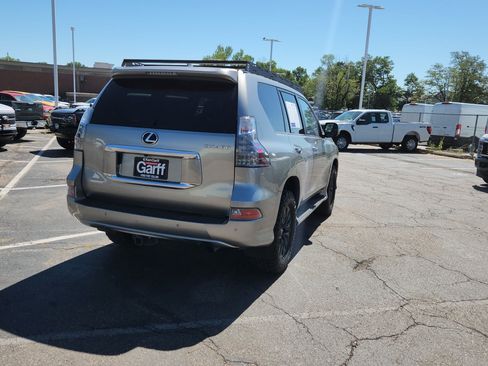 Used 2023 Lexus GX 460 Premium w/ Premium Package AWD/4WD image 9