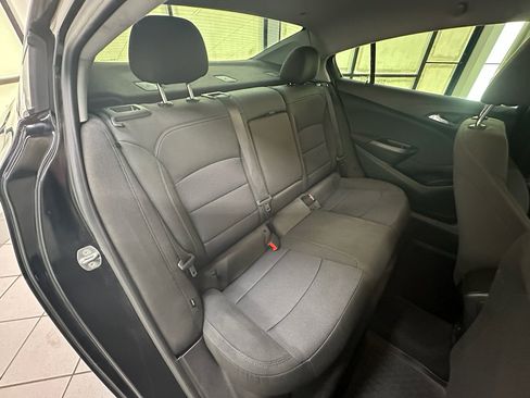Used 2019 Chevrolet Cruze LT w/ Convenience Package image 16
