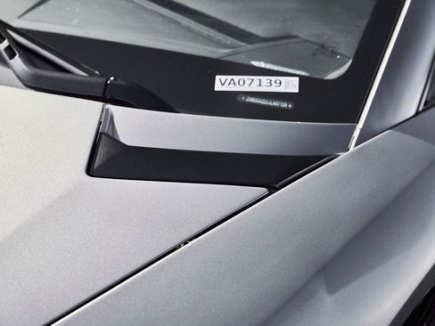 Used 2018 Lamborghini Aventador S AWD/4WD image 16