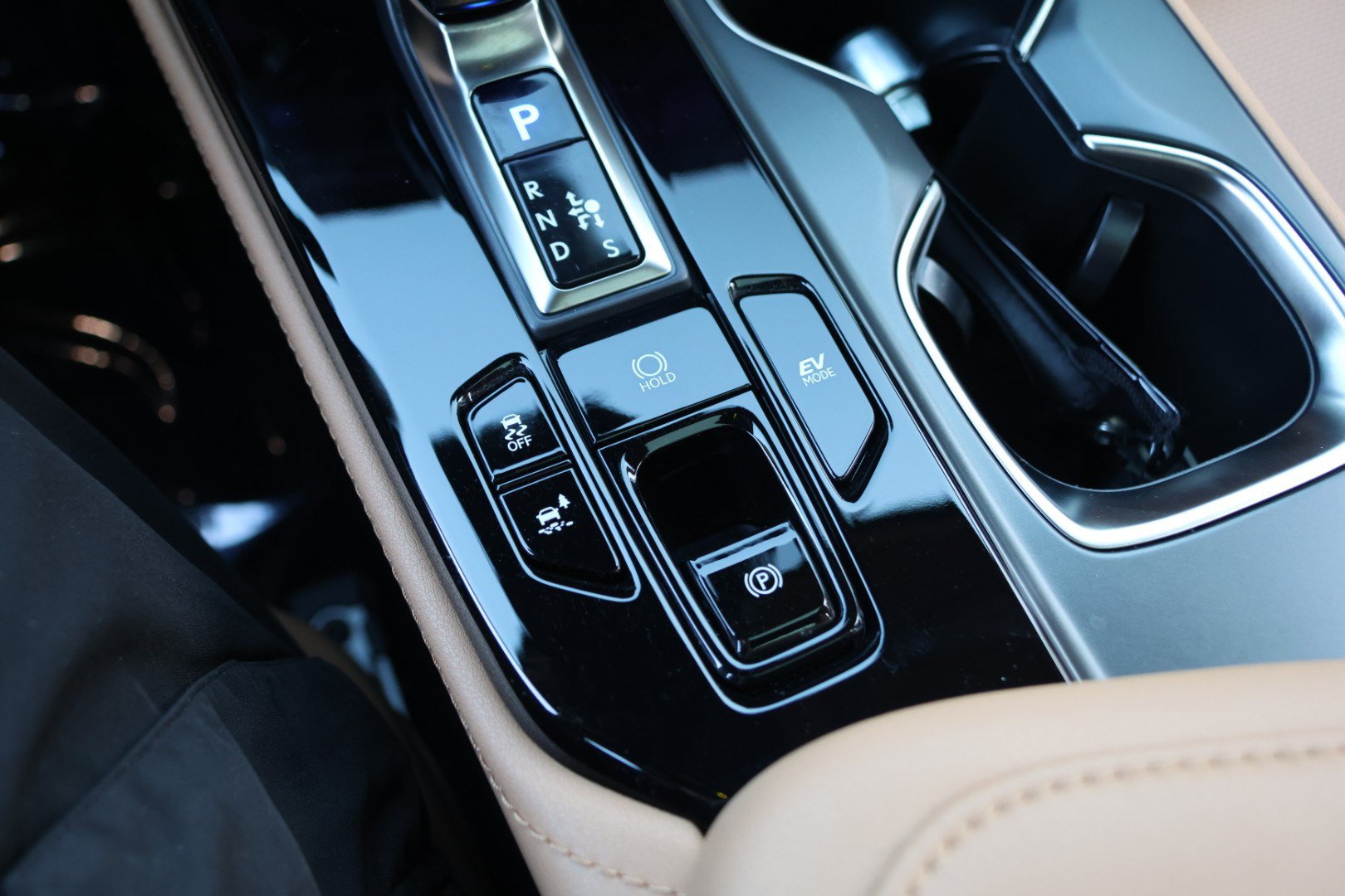 Certified 2025 Lexus NX 350h AWD w/ Accessory Package (K3) image 30